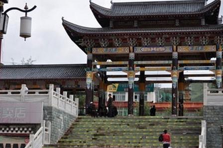 【携程攻略】甘肃西大寺景点,漫漫佛教路.金碧辉煌的