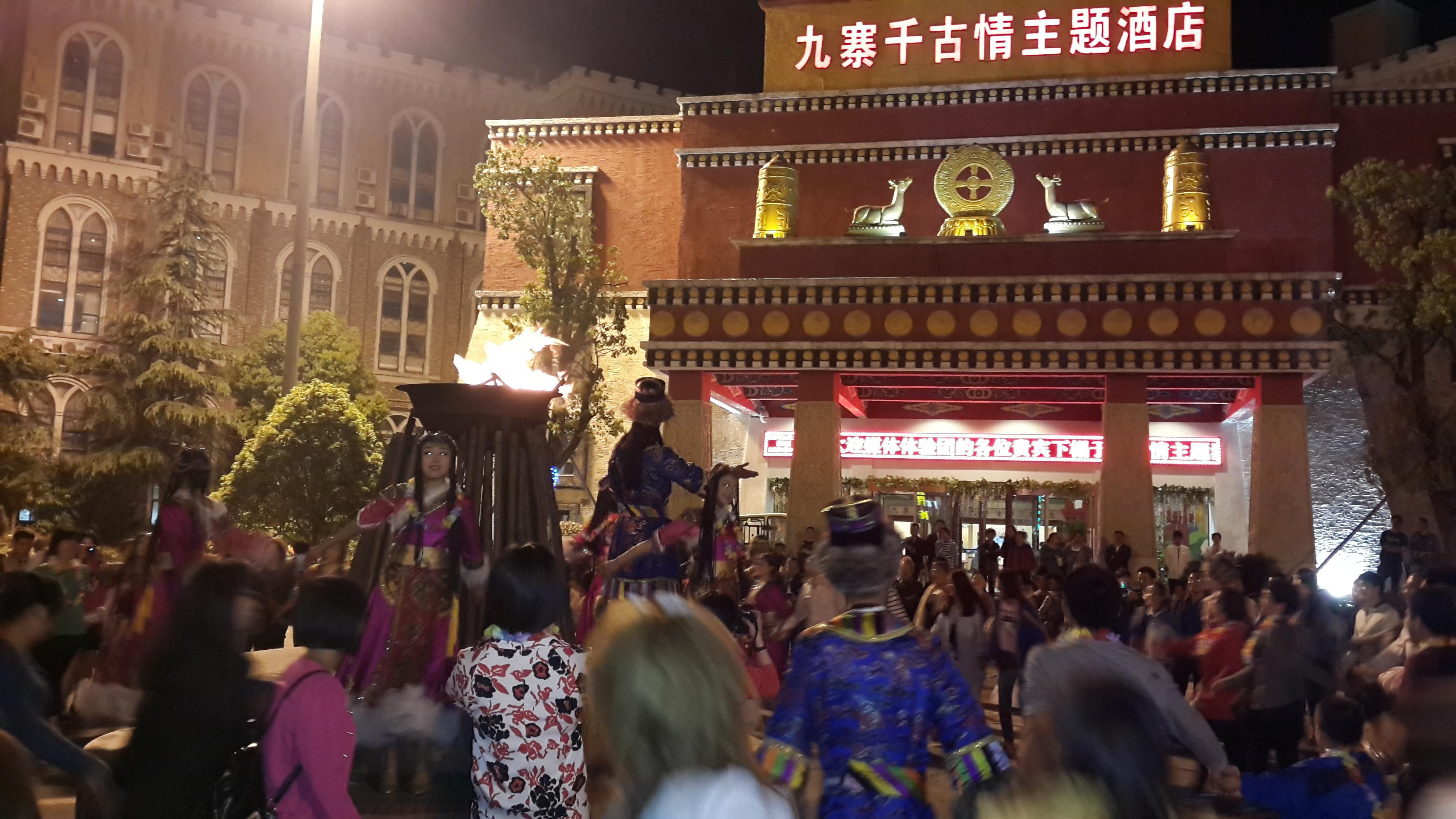 宋城景区离酒店很近,走路两三分钟图片