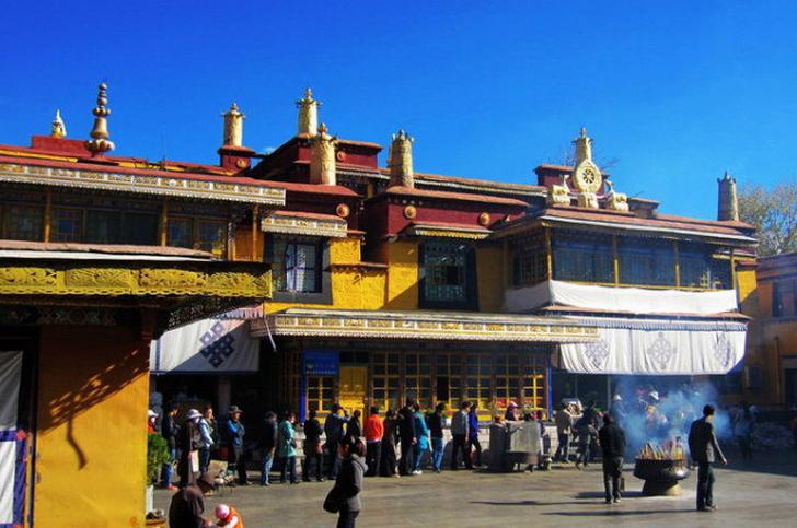 【携程攻略】拉萨扎基寺景点,一大早我们就去扎基寺等