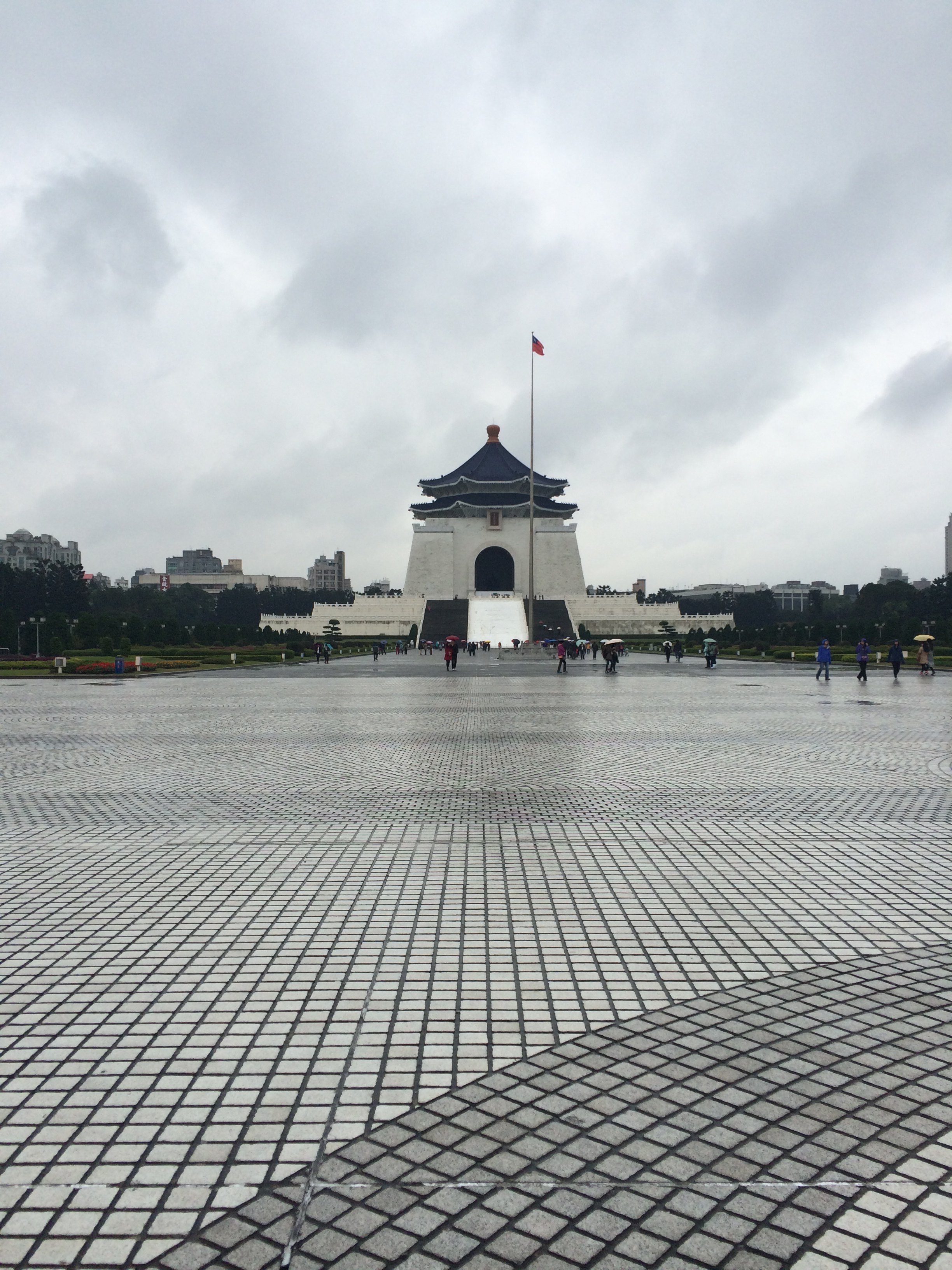 【携程攻略】台北自由广场景点,就是一个广场而已,是