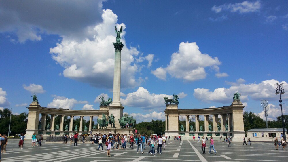 英雄广场_匈牙利英雄广场_维也纳英雄广场的