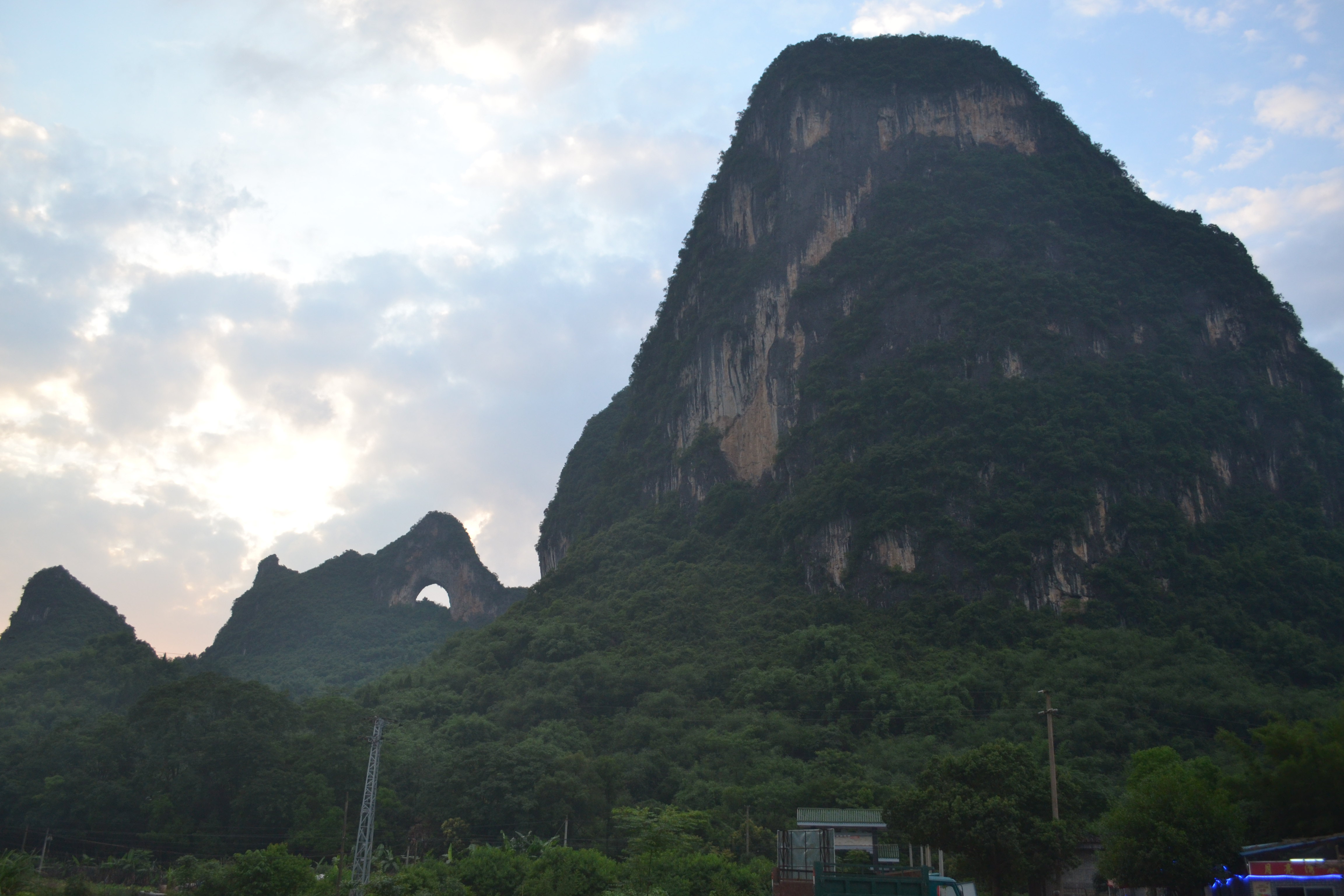 【携程攻略】阳朔月亮山适合情侣出游旅游吗,月亮山