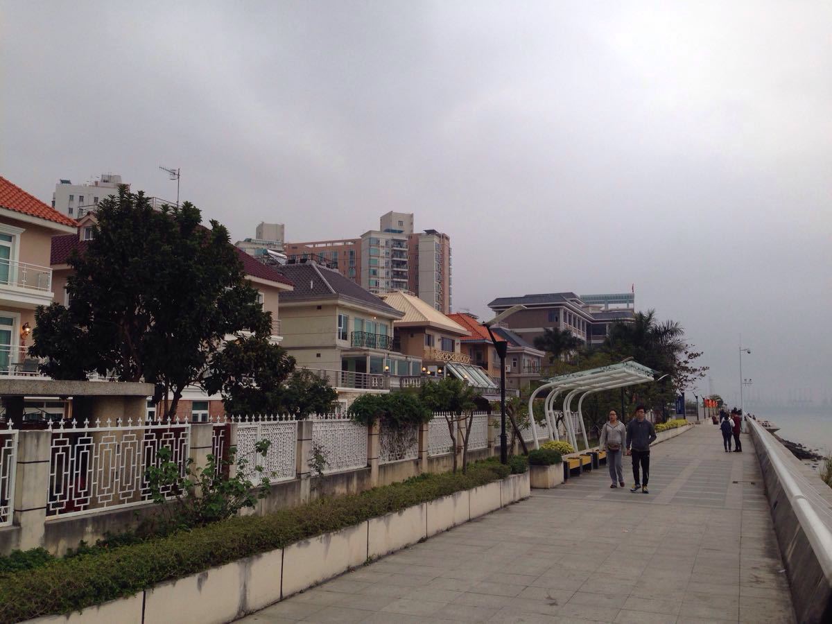 深圳沙头角中英街现在还要办证进去吗?