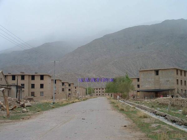 圣之旅--中国首个核武器试验基地新疆马兰巡礼