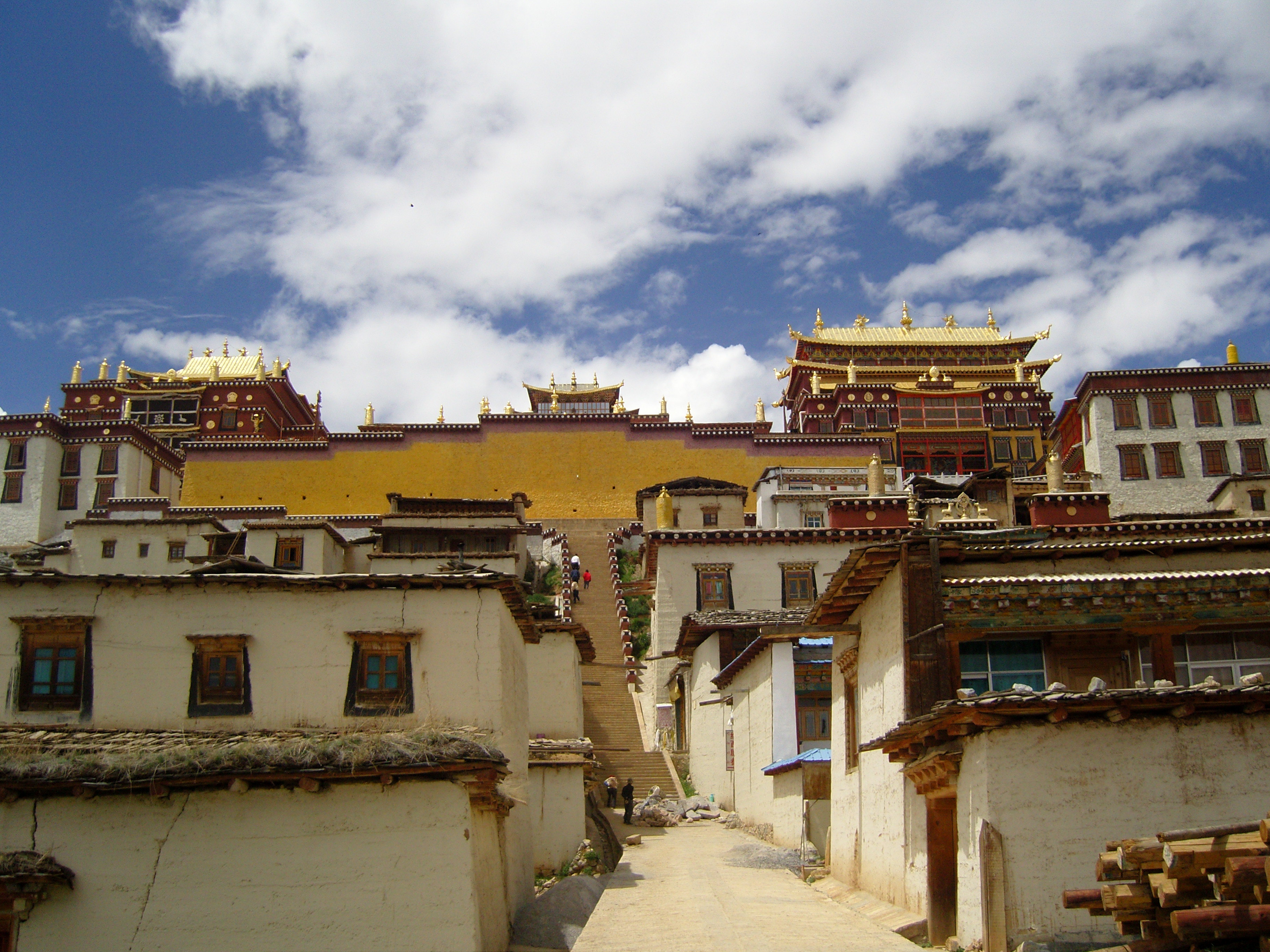 【携程攻略】香格里拉松赞林景区景点,号称小布达拉宫的松赞林寺，第一次到云南参观到藏传佛教的博大精深，…