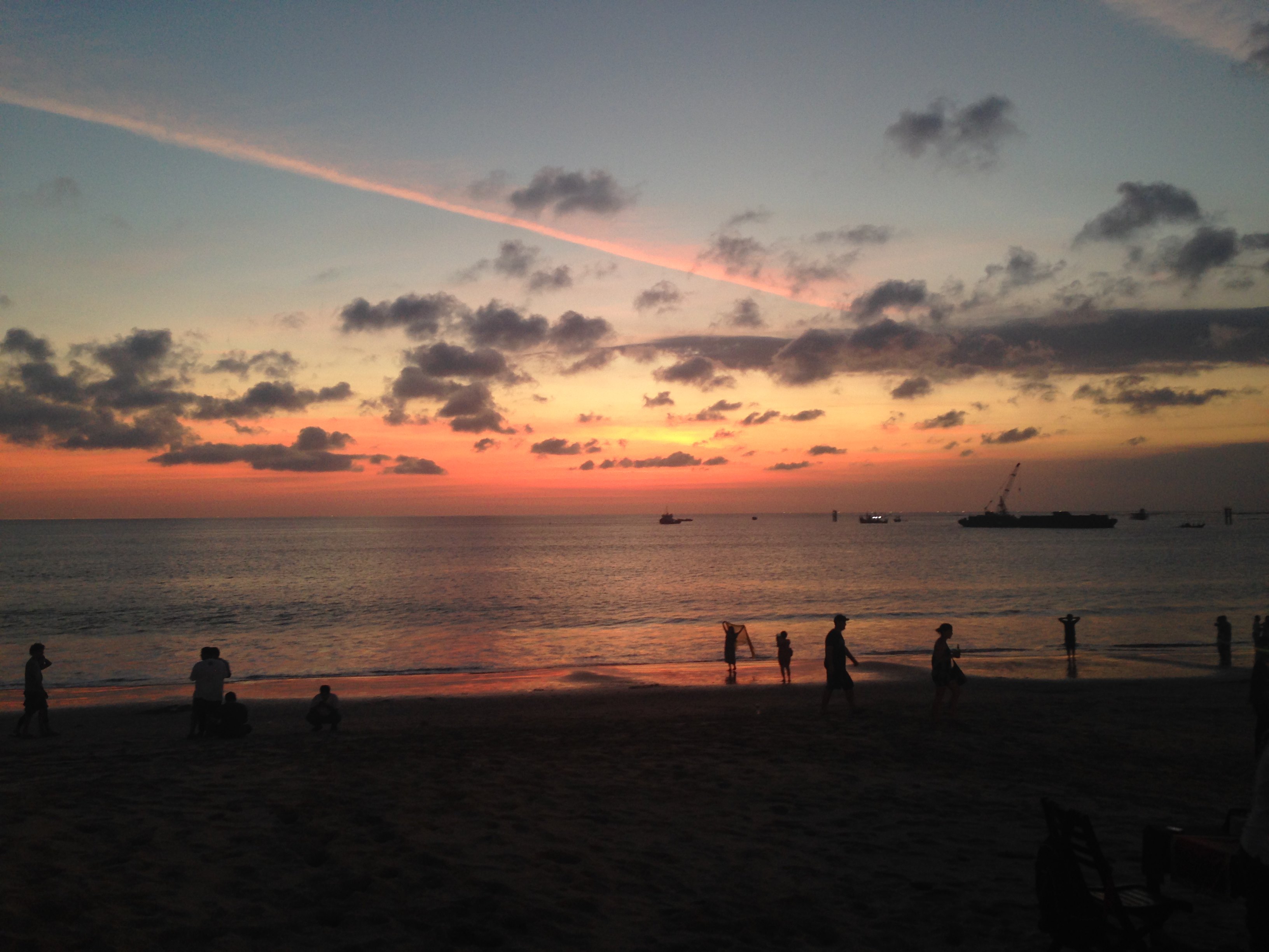 在巴厘岛海滩欣赏日落-巴厘岛旅游攻略-游记-去哪儿攻略