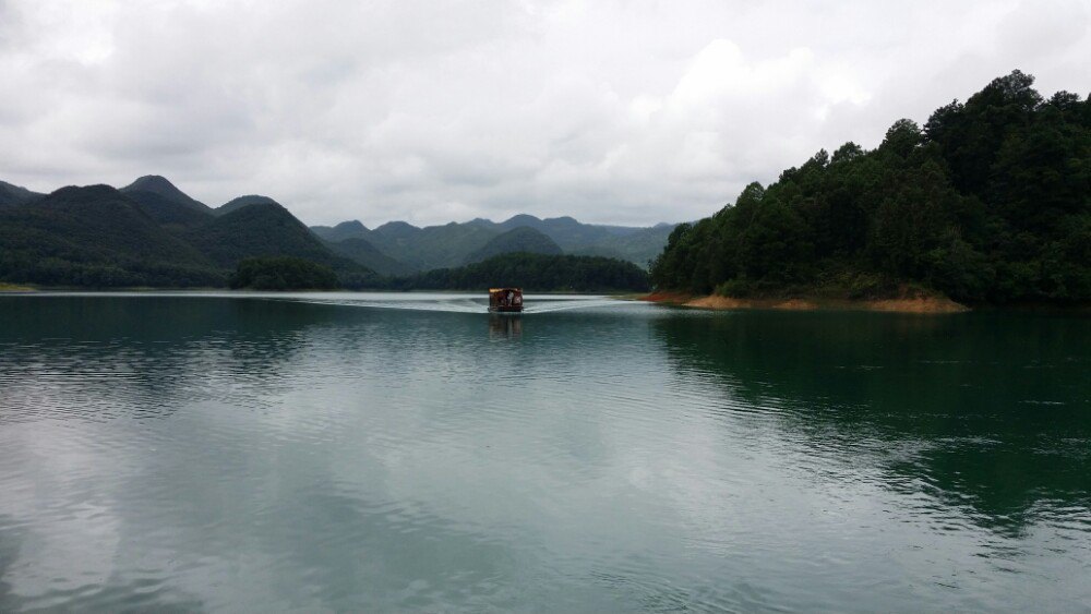 摆龙湖景区(红旗水库)