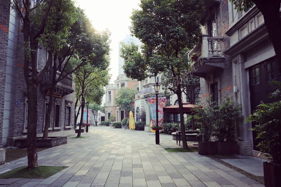 原来阳春巷就在运河古邑的对面,去过多次还是第一次到这里.