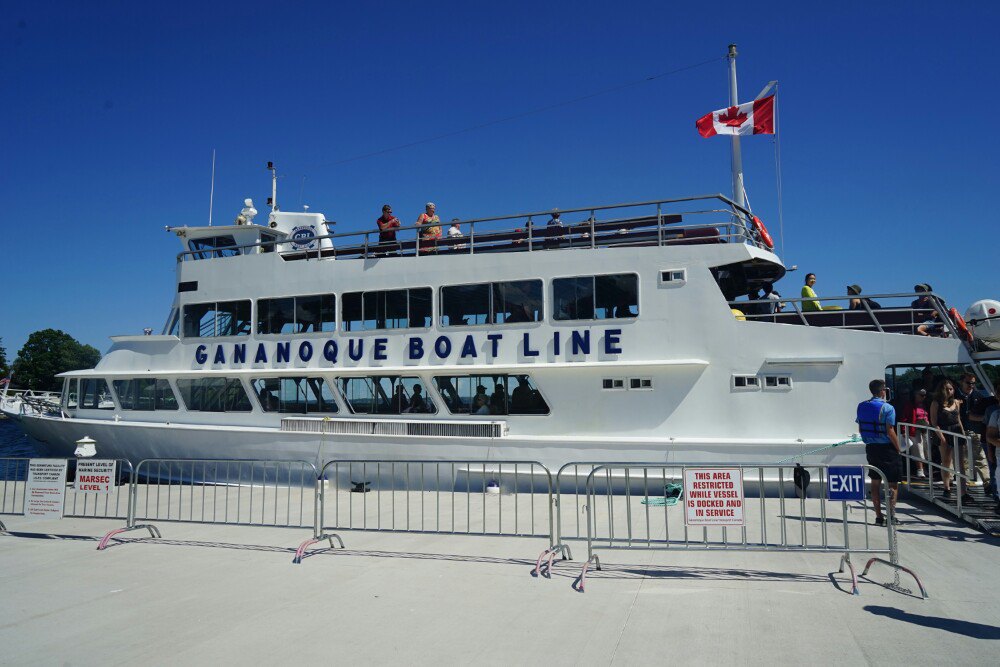 加拿大东西海岸+班夫国家公园+尼亚加拉大瀑布12日10晚跟团游(4钻)·直飞美食之旅 3大公园 千岛湖游船 迷你小团-【携程旅游】