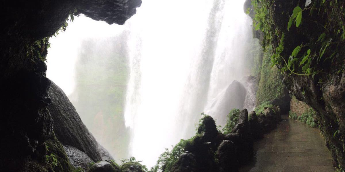 你是导游,你怎么介绍黄果树瀑布景区的“银雨撒金街”的奇景-黄果树瀑布的“银雨撒金街”是怎样一番情景_大全网