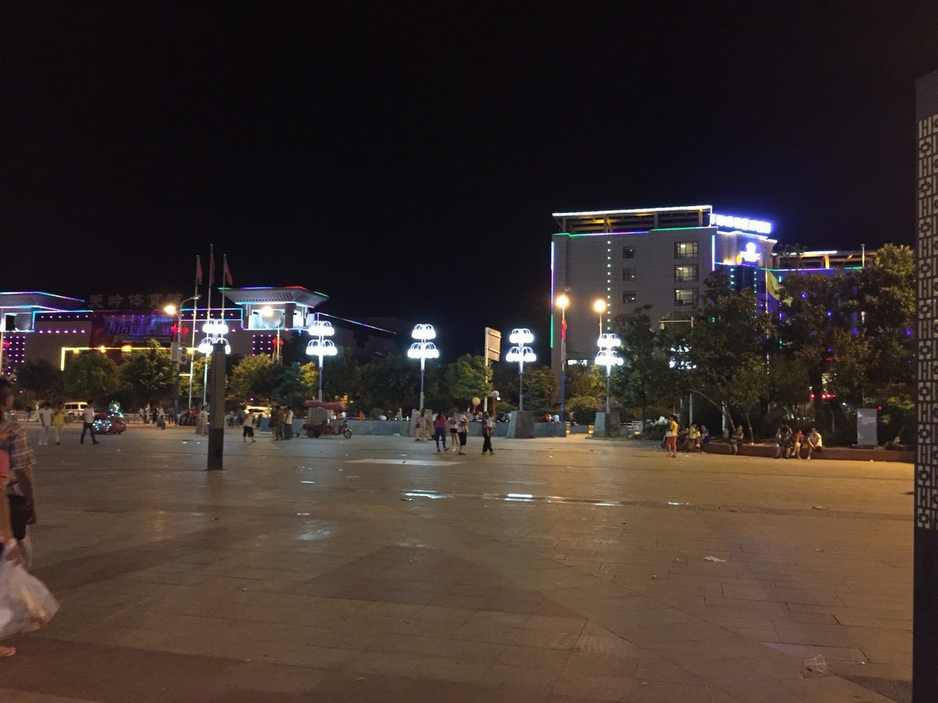 酒店在关岭县,安顺来关岭不是一般的麻烦(自己开车除外)一般包车打的