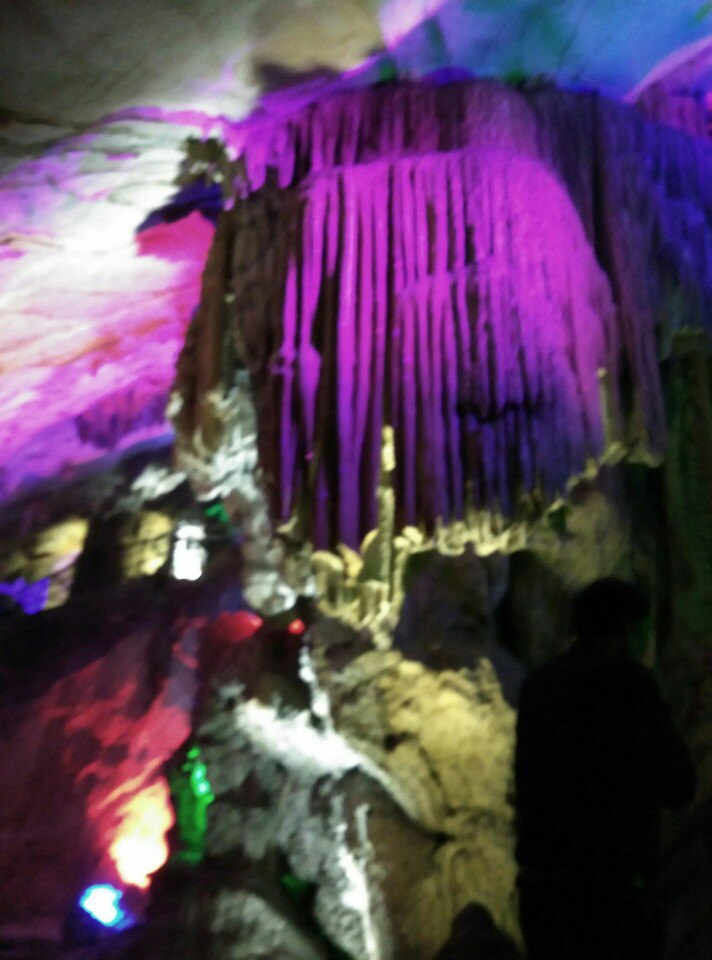 1.在不能满足设备安全运行的恶劣天气,无法抗拒的自然灾害情况下(如雷电、雨雪、冰雹、大雾、暴雨、台风等),景区部分项目将临时关闭或部分关闭,表演会取消或部分取消。 2.严禁倒票,一经发现,相关电子门票作废,入园现场将不予承认,驴妈妈旅游网将不予退费并将相关账号、手机号列入黑名单。请广大用户选择驴妈妈官方网站或官方合作渠道购买,维护自身权益不被侵犯。 3.