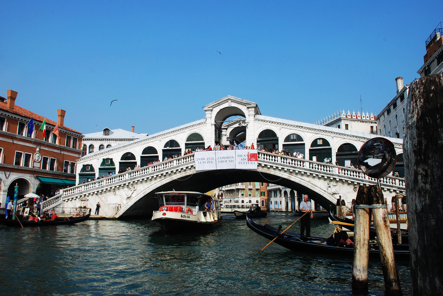 【携程攻略】威尼斯里亚托桥景点,威尼斯最著名的桥,"