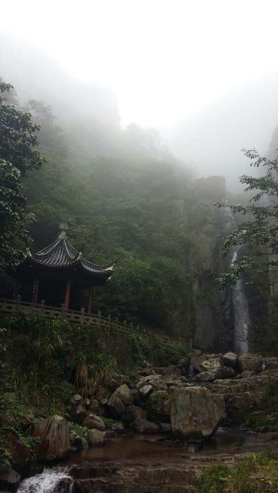 【携程攻略】浙江雪窦山景点,太好的地方了,雨天去的,风景独特,好好玩