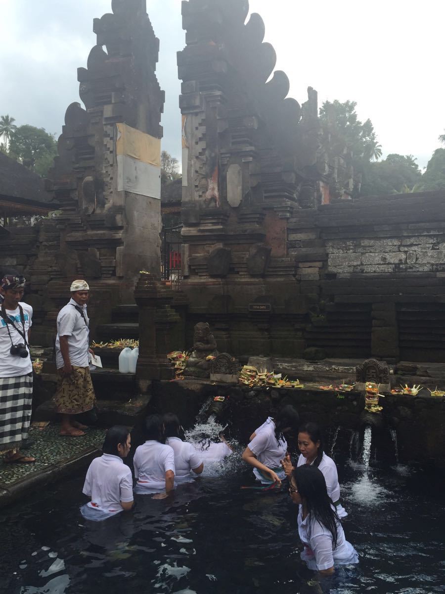 【携程攻略】巴厘岛圣泉寺景点,当地人净化心灵的地方