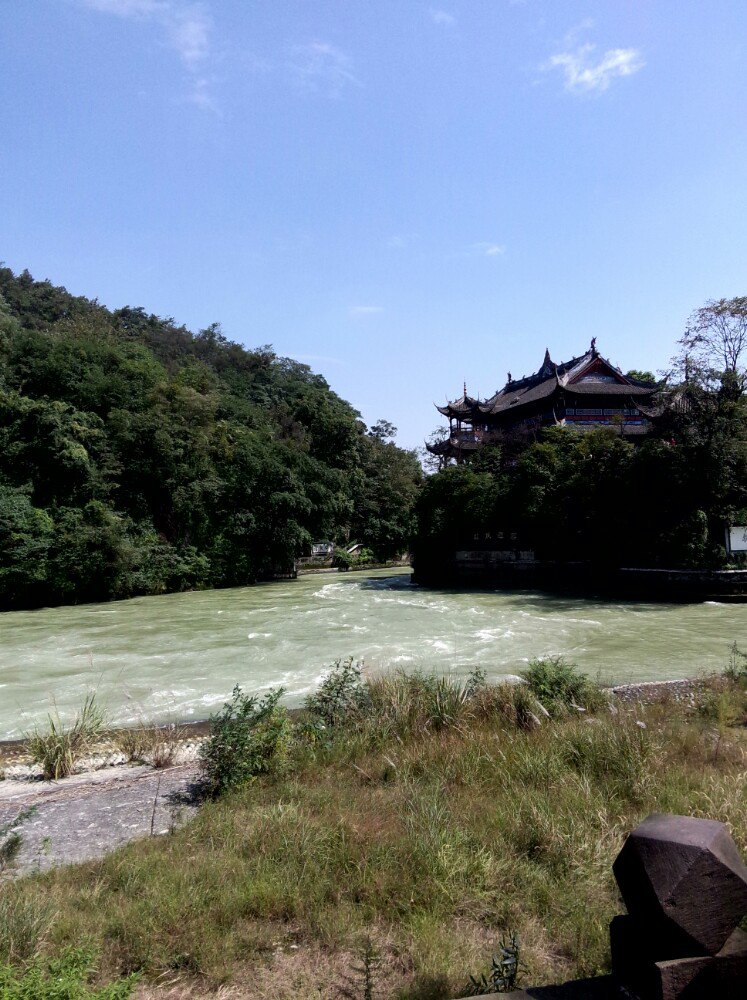 【携程攻略】四川都江堰景区景点,都江堰是两千多年前的水利工程,能