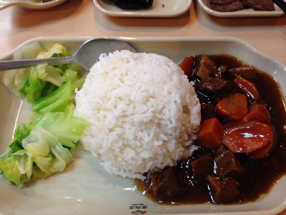 面没有吃,点的米饭套餐.推荐红烧牛肉饭,牛肉选料好