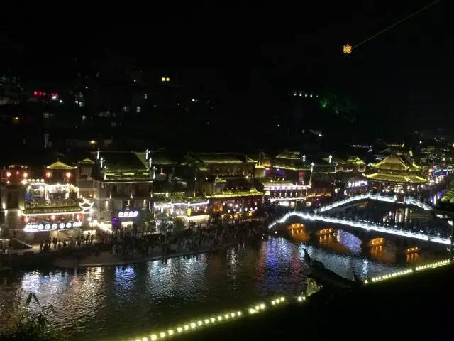 看遍凤凰夜景,不如芷江一角