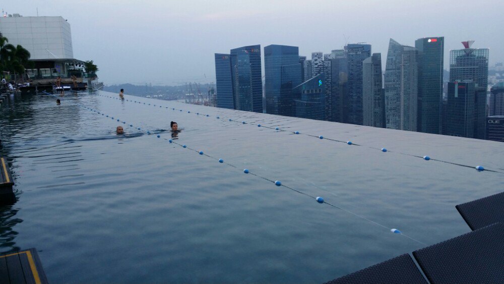 滨海湾金沙酒店无边泳池