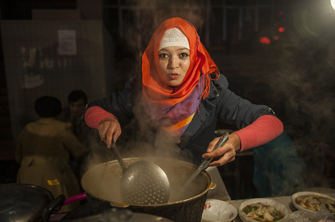 疆的饕餮之旅--逛美女,吃烤羊肉串、尝大盘鸡,买美女巴扎图片