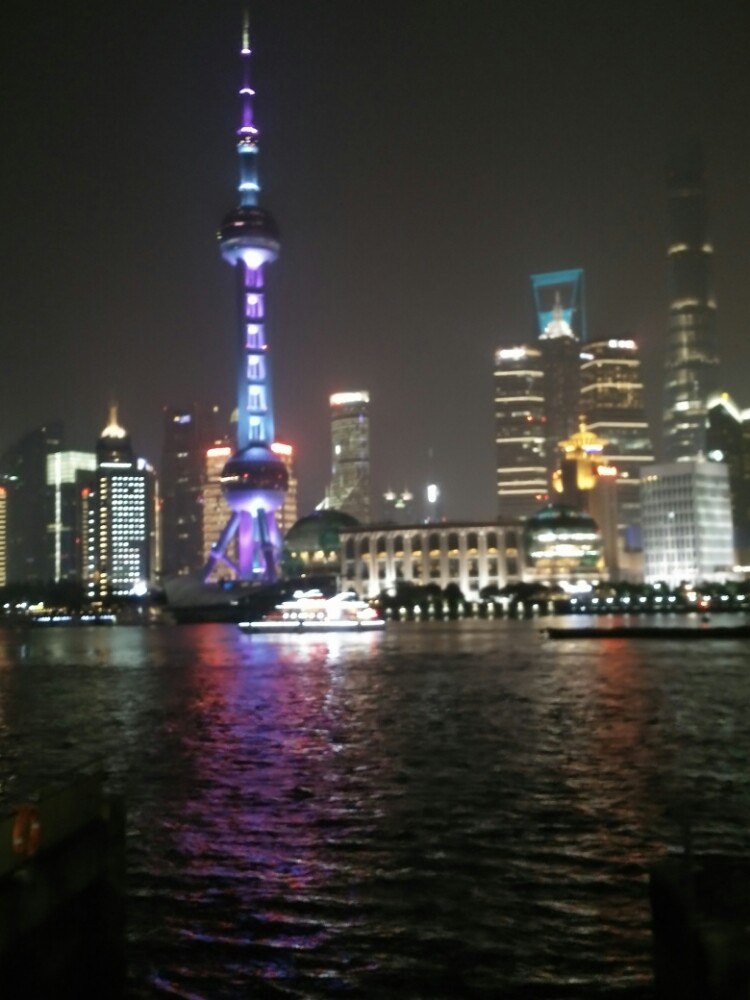 【携程攻略】上海外滩景点,夜景好看,晚上很热闹,到总