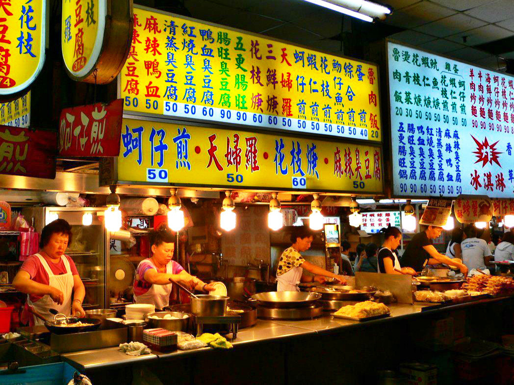 游北京王府井小吃街，看看都有啥好吃的……_蝎子