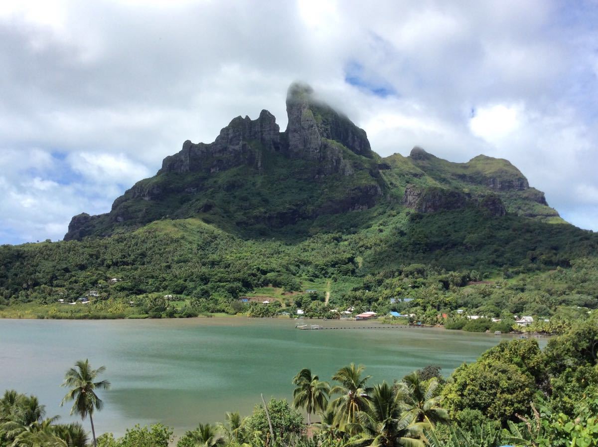 太平洋中心地区的法属波里尼西亚的波拉波拉由火山岛,环礁和泻湖组成