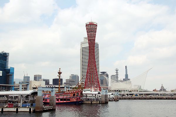 神户塔里面有日本各地高塔的照片,里面除了神户塔我只认识东京铁塔和