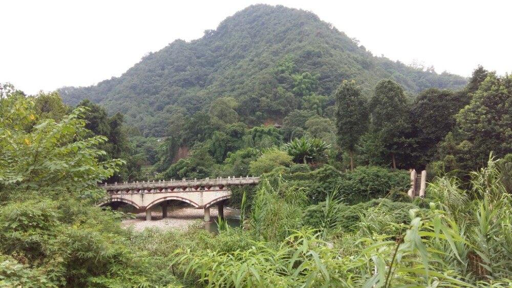 鹤鸣山道源圣城文化景区