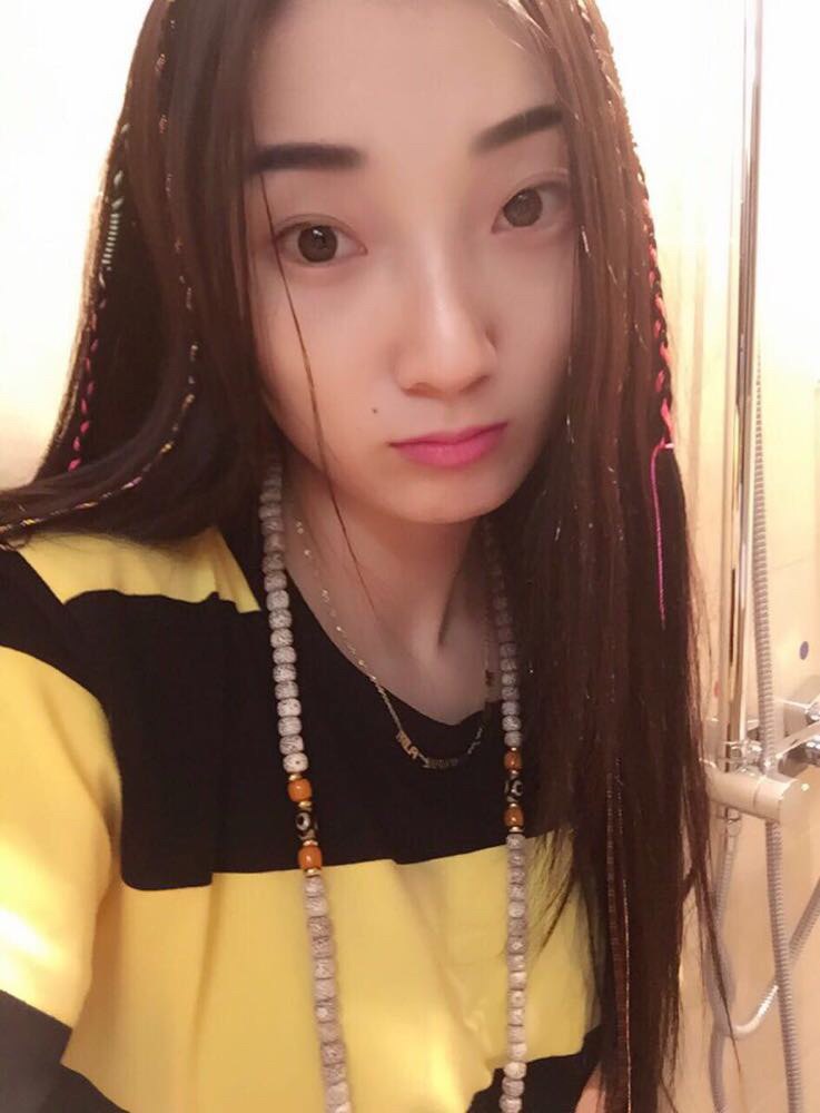 丽江大学生美女