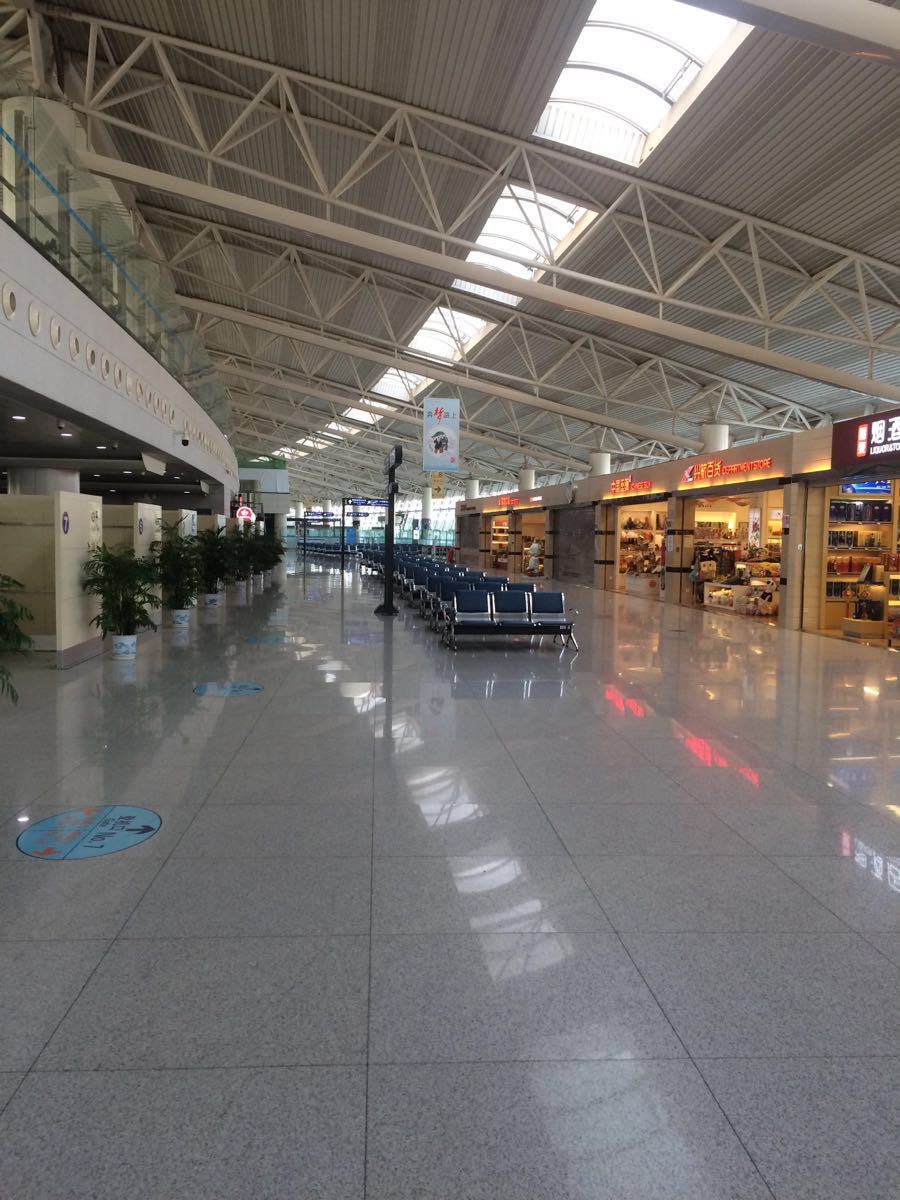 hiram-zhoujie 青岛机场感觉还行,期待新建的胶州青岛机场机场更好