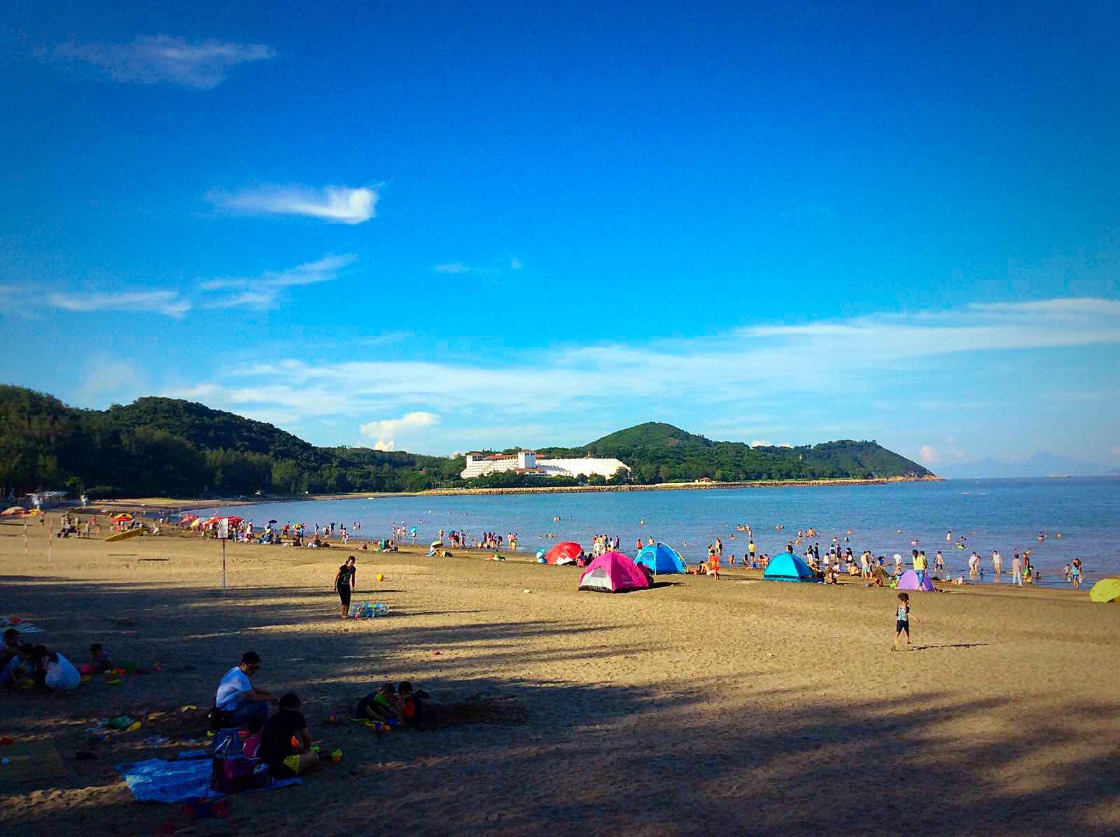 现在大连的海滩还受石油的污染吗?可以放心游泳没有?_跳水游泳_奇飞知识网