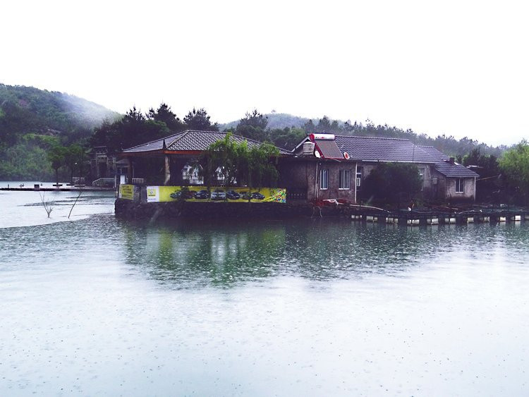 寻仙水月湾-在6月里独自芬芳绽放