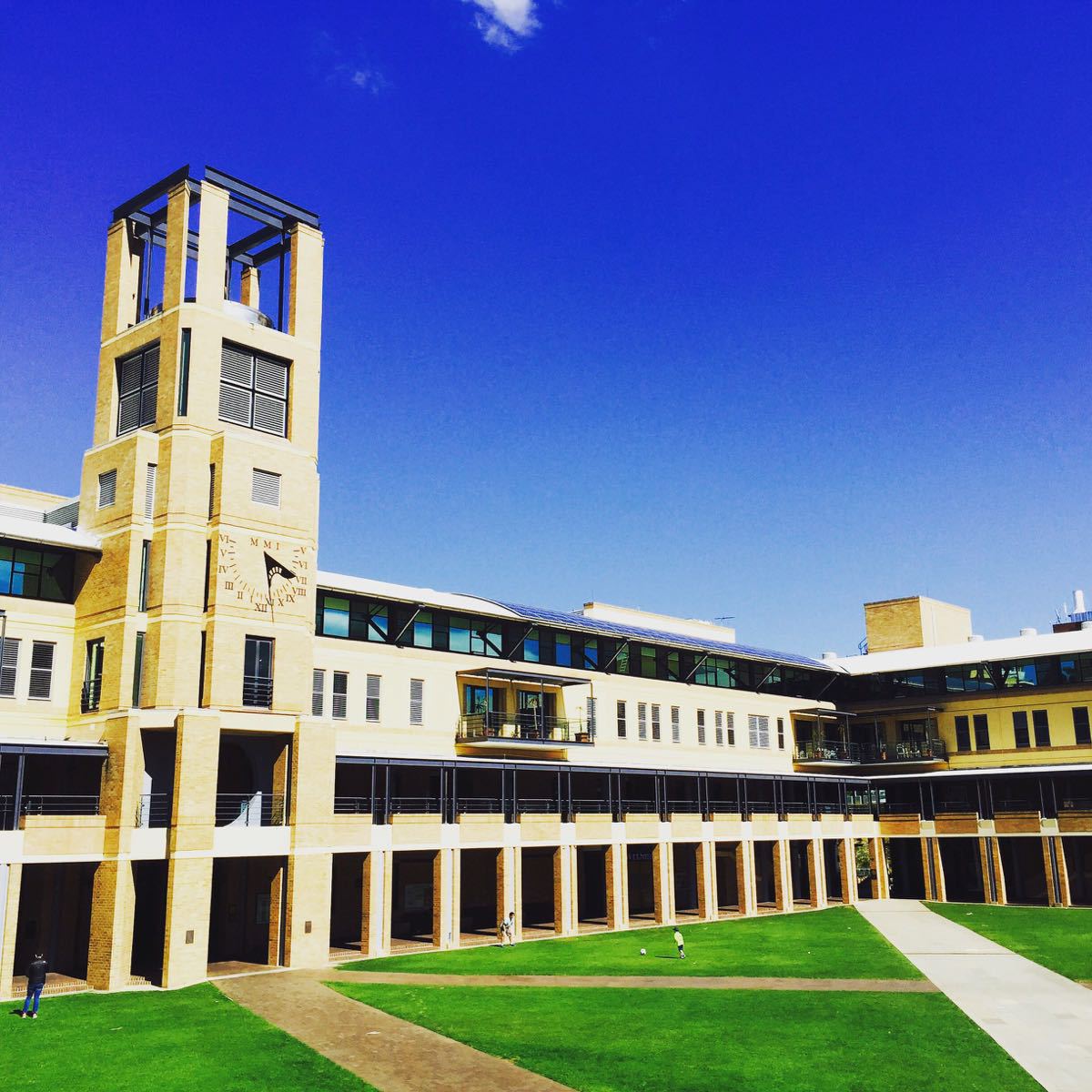 新南威尔士大学