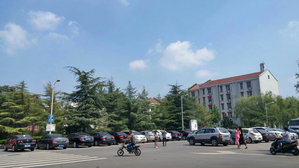 【携程攻略】开封河南大学景点,很好的学校,超级漂亮,值得一去,欢迎