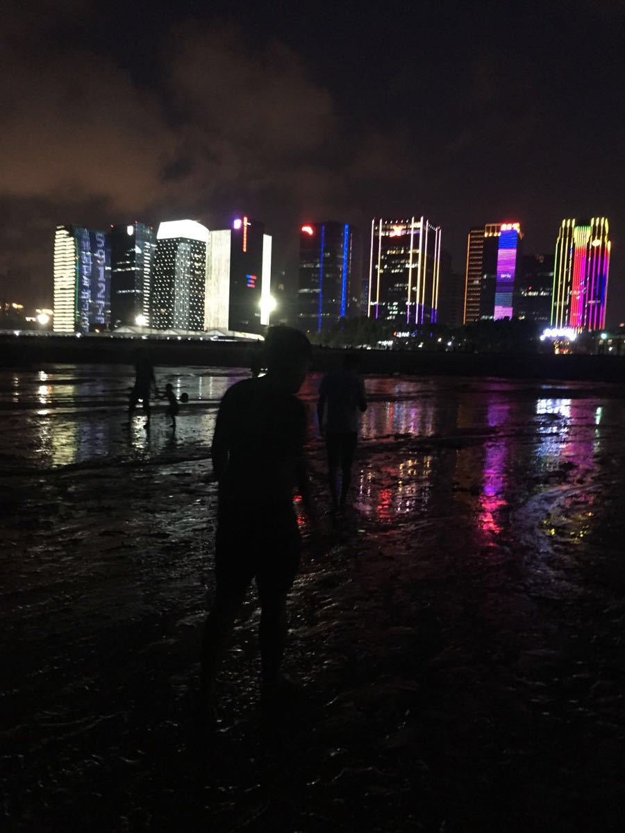 【携程攻略】福建环岛路木栈道景点,夜景相当漂亮