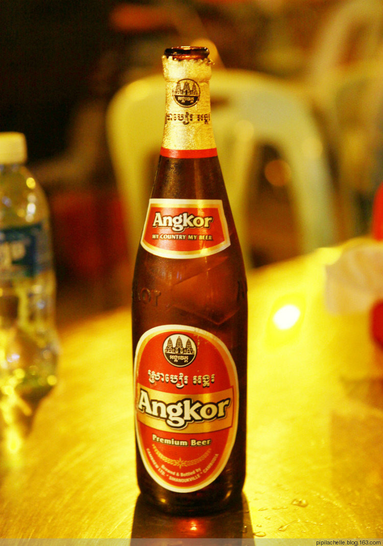 在这里必须推荐的是angkor beer, 吴哥窟啤酒,口感清冽纯正,和中国的