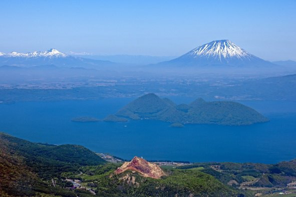 第三站:登顶【昭和新山】感受大地的脉络 体验生机勃勃的活火山