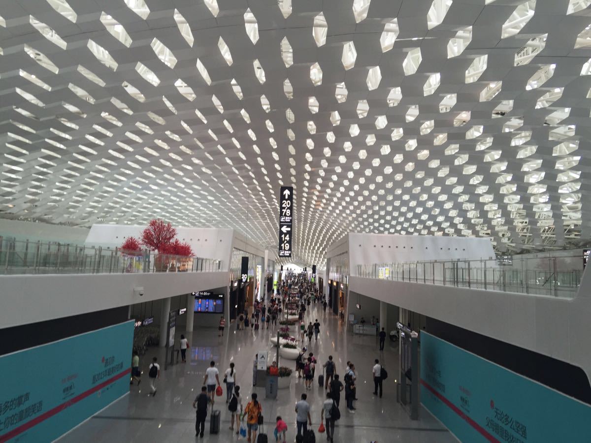 【携程攻略】宝安国际机场，深圳宝安国际机场T3航站楼是目前国内我所见机场中比较先进的。机场布…