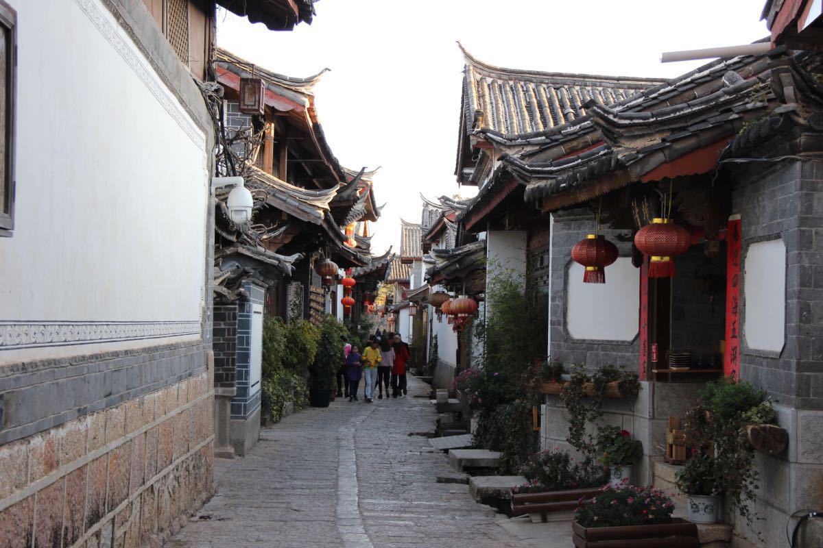 古城小巷简笔画内容图片展示