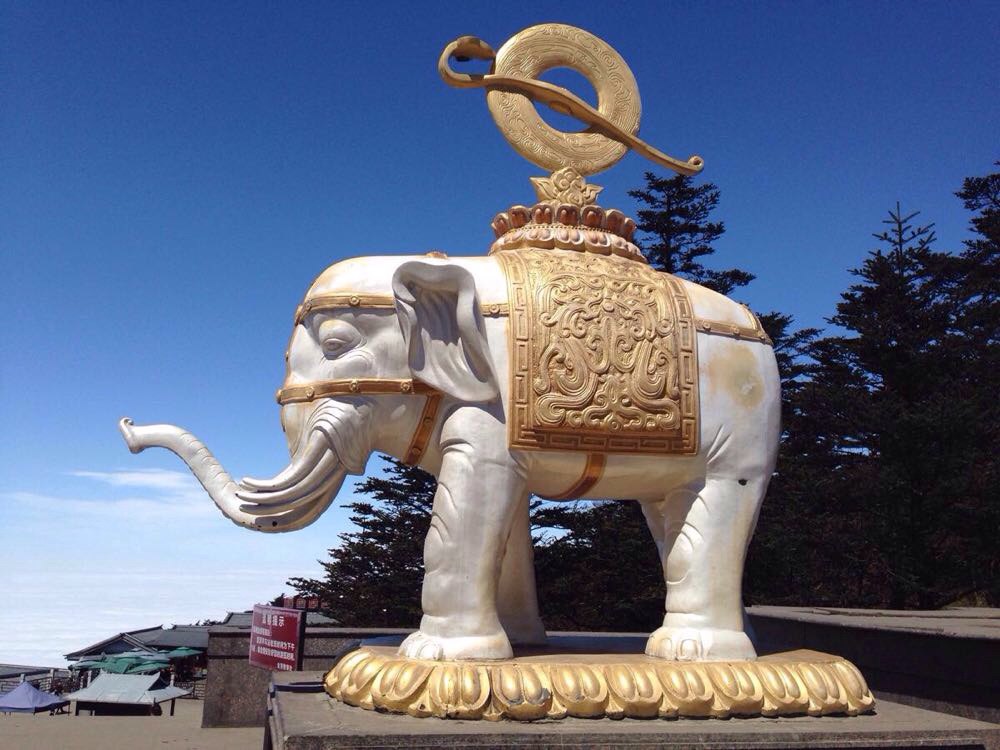 峨眉山朝圣