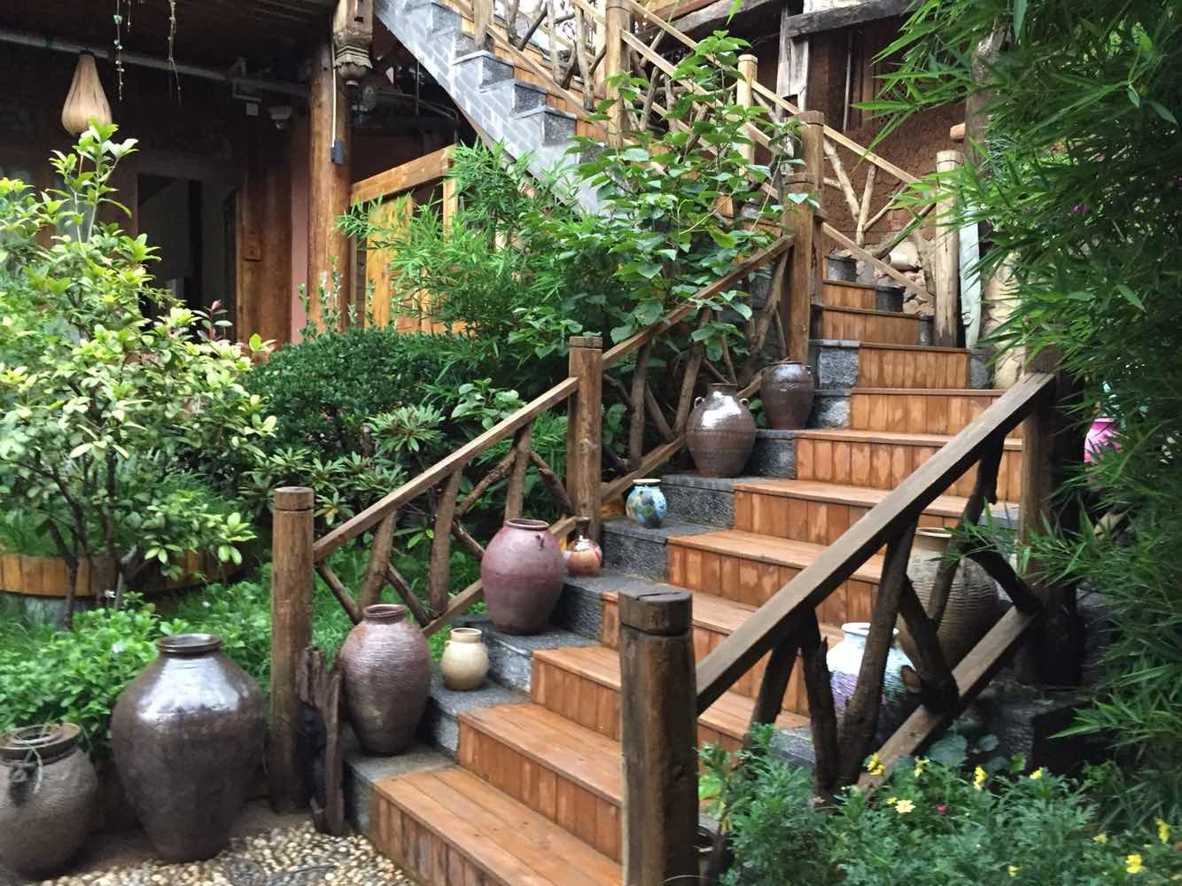 丽江束河小小的窝--民宿客栈,订房电话:158875