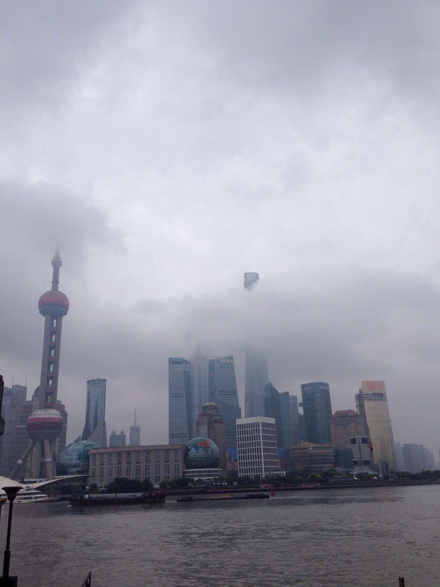 【携程攻略】上海外滩景点,值得一去,下雨天别有一翻.