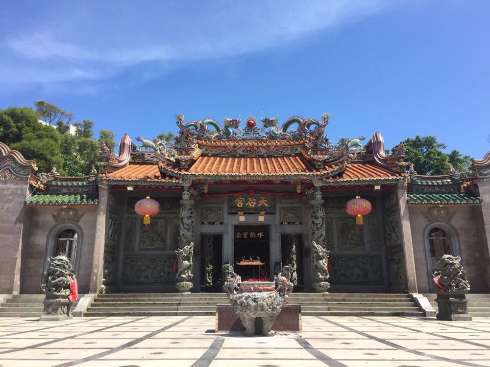                   天后宫,在渔港