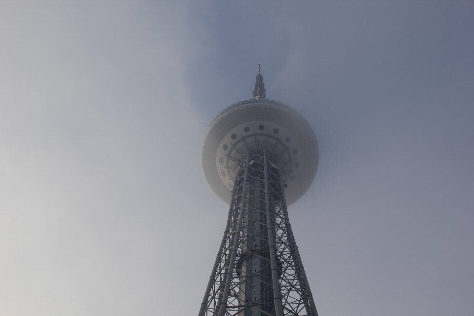 是哈尔滨的标志性建筑.它为目前亚洲第一,世界第二高钢塔.