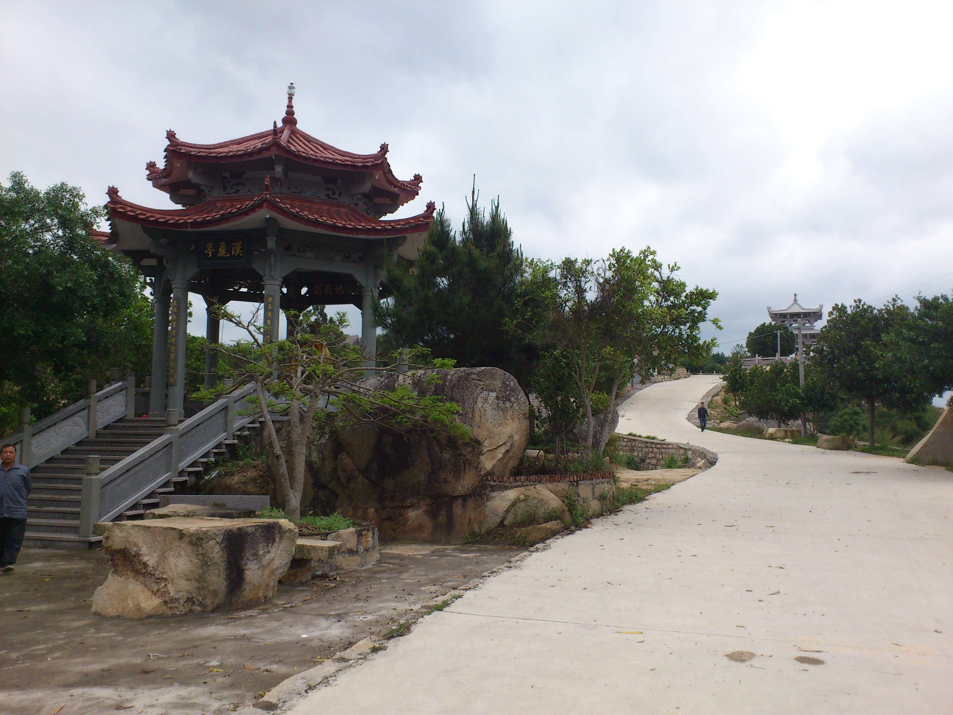 hzm:云霄风景之列屿灵鹫寺,剑石岩