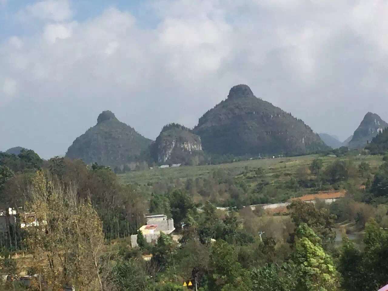 黔西南双乳峰景区