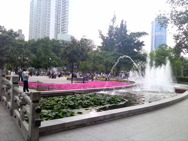 【携程攻略】洛阳周王城广场景点,王城广场就在市中心,有点像中心花园