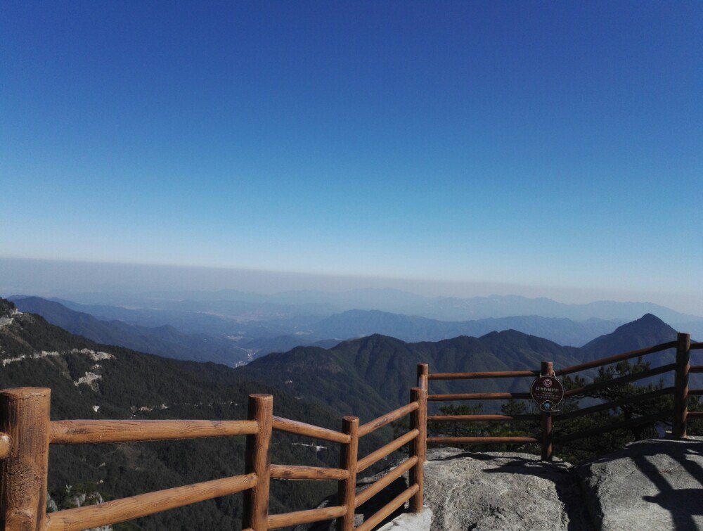 明月山