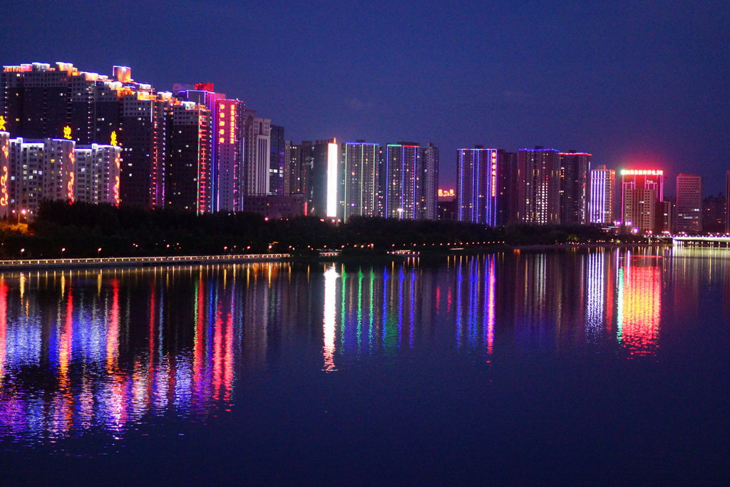 汾河夜景(局部)